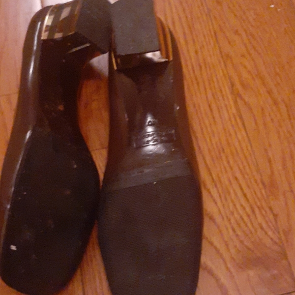 CLOSET clearance - Picture 3 of 5